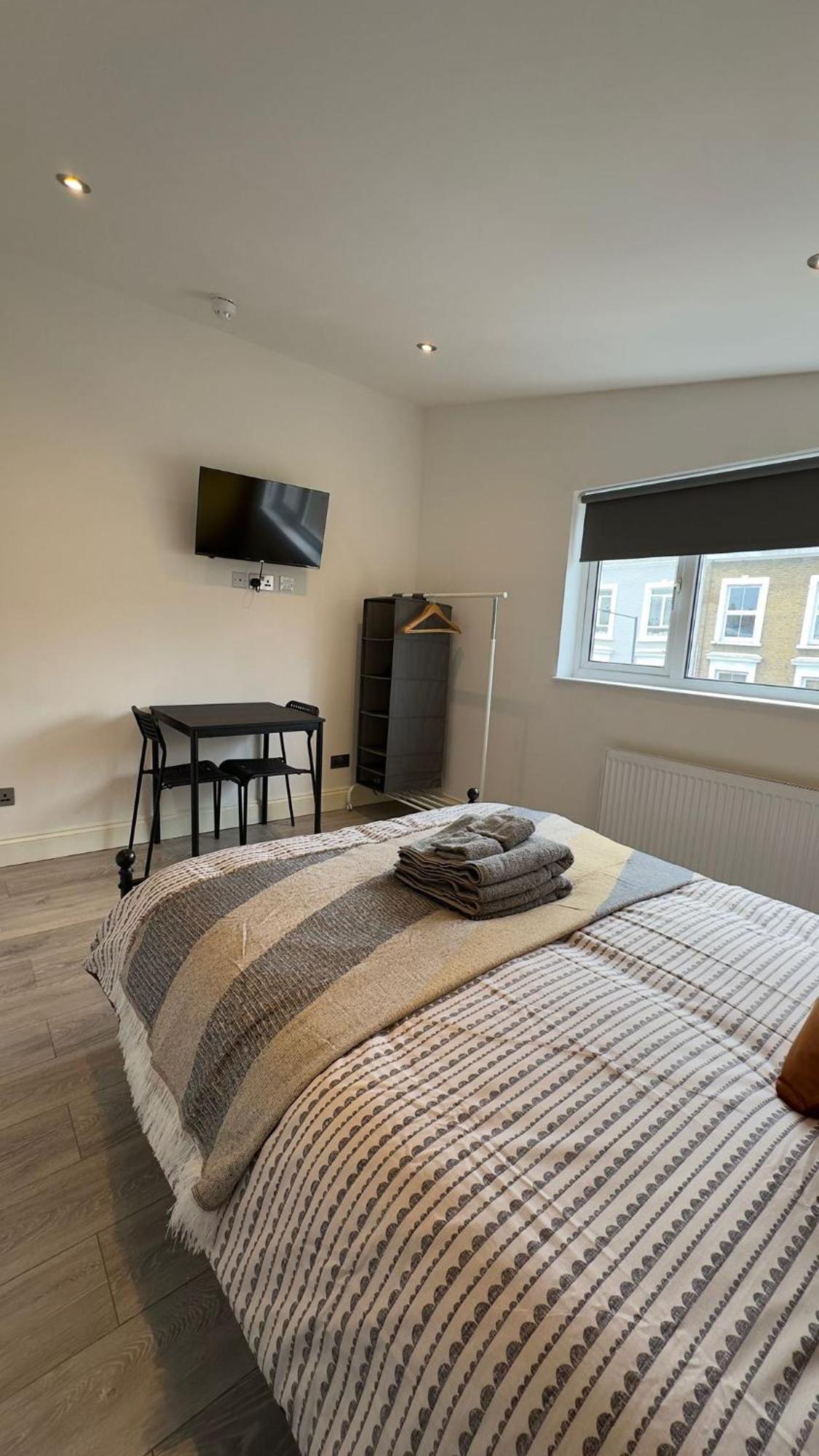 15 Min To Central London Guest Suites 22 Ngoại thất bức ảnh