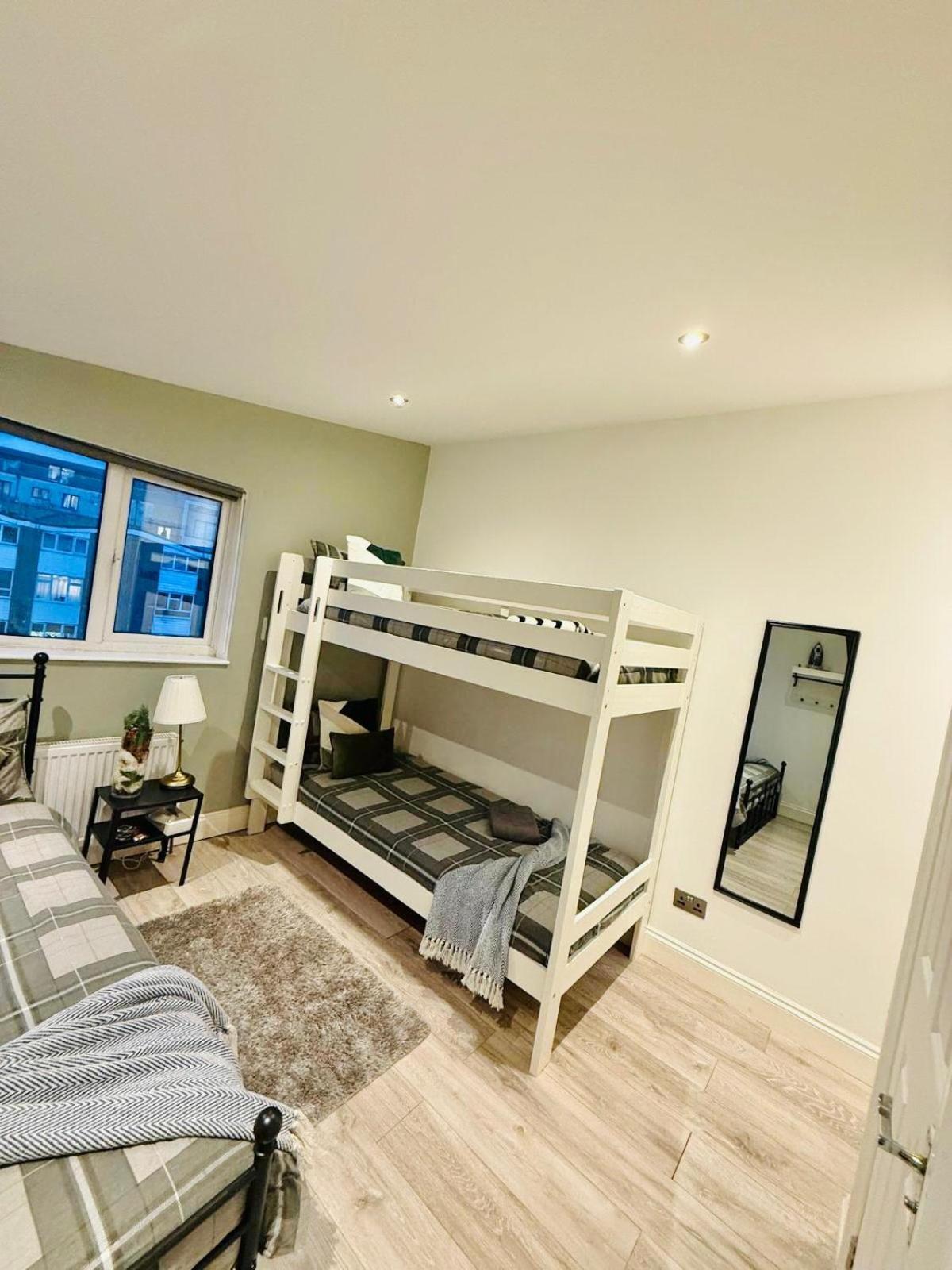 15 Min To Central London Guest Suites 22 Ngoại thất bức ảnh